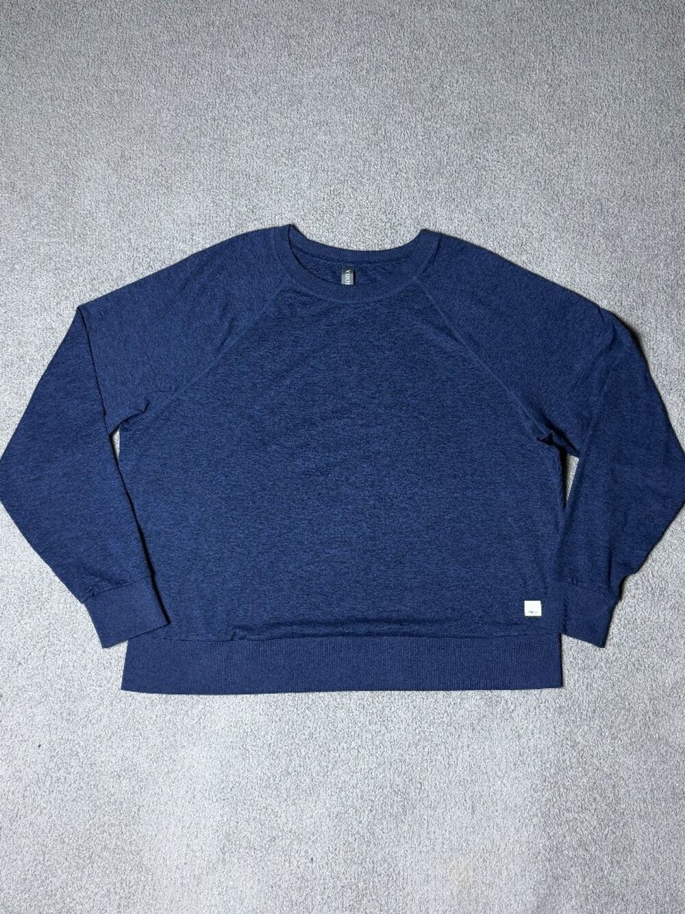 Vuori Women's Long Sleeve Halo Crew Neck Pullover Blue DreamKnit Sweater Medium